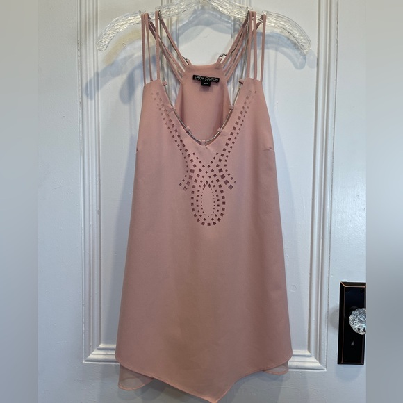 Lady Dutch High Society Soft Pink V-Neck Chain Accent Tank Top - Size M - Picture 1 of 5